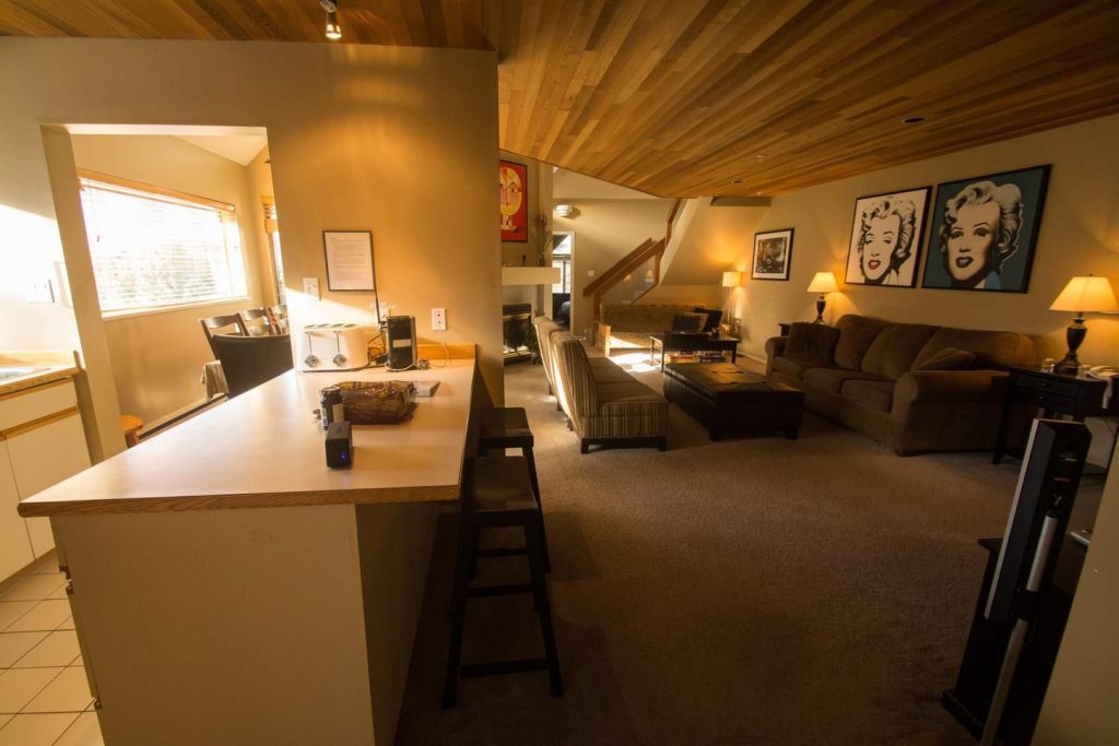 example of a living room in an Alltracks apartment